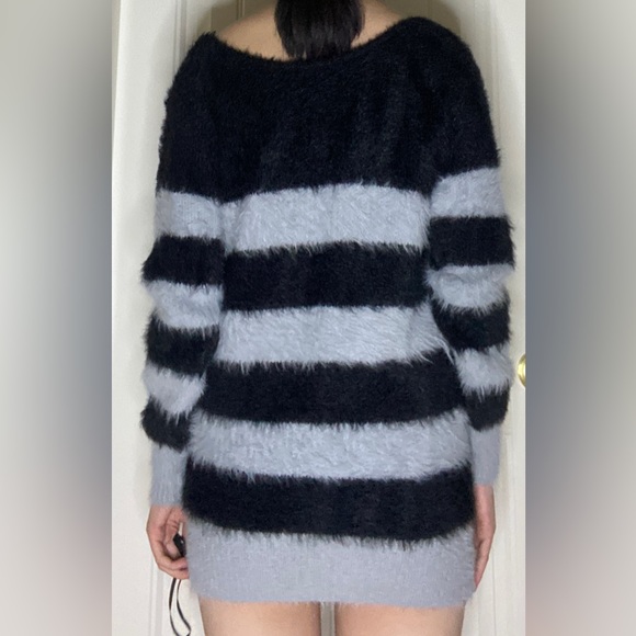 Fluffy striped sweater - Picture 3 of 4